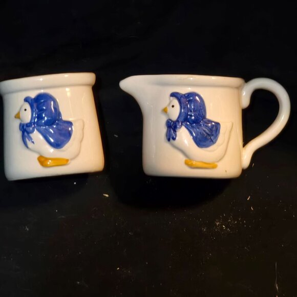 Vintage Taiwan Ceramic Cream & Sugar Set With Blue Hooded Duck Design - Picture 4 of 10